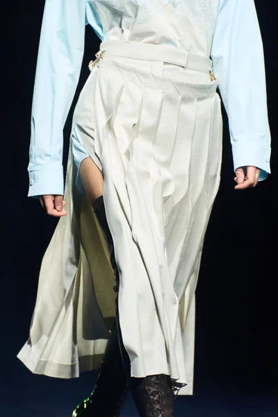 Look 25